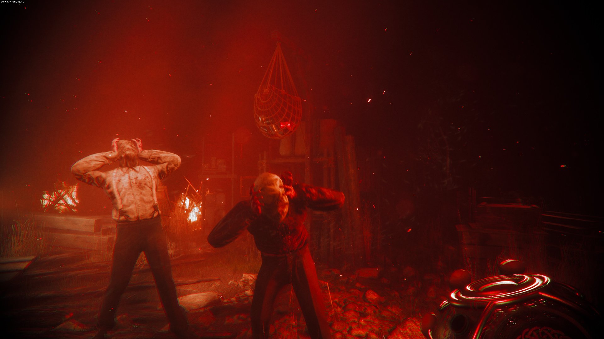 maid-of-sker-kod-w-pudelku-05