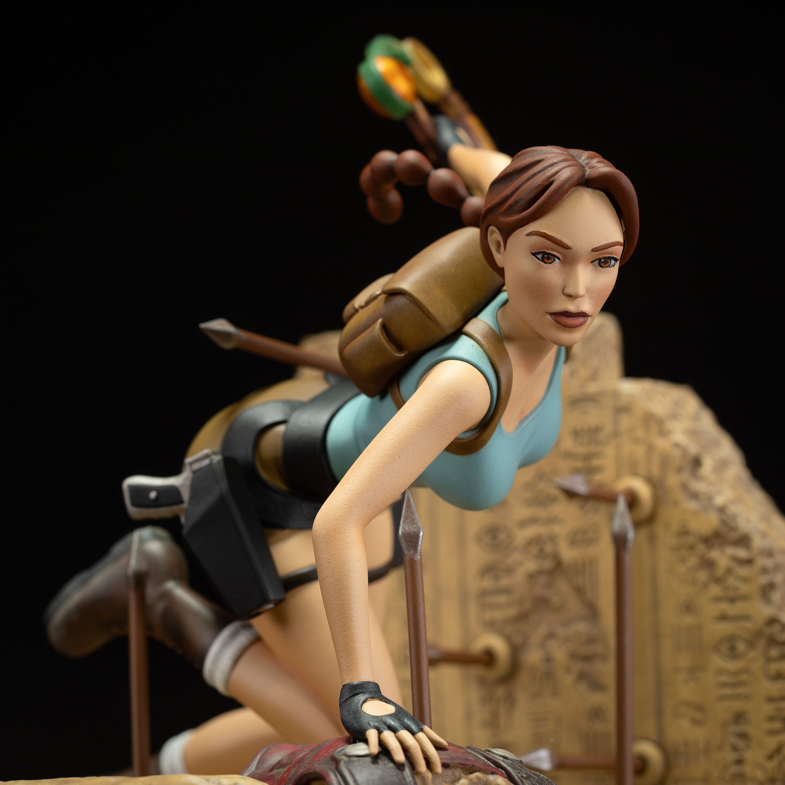 tomb-raider-1996-statua-pvc-lara-croft-classic-era-17-cm-08