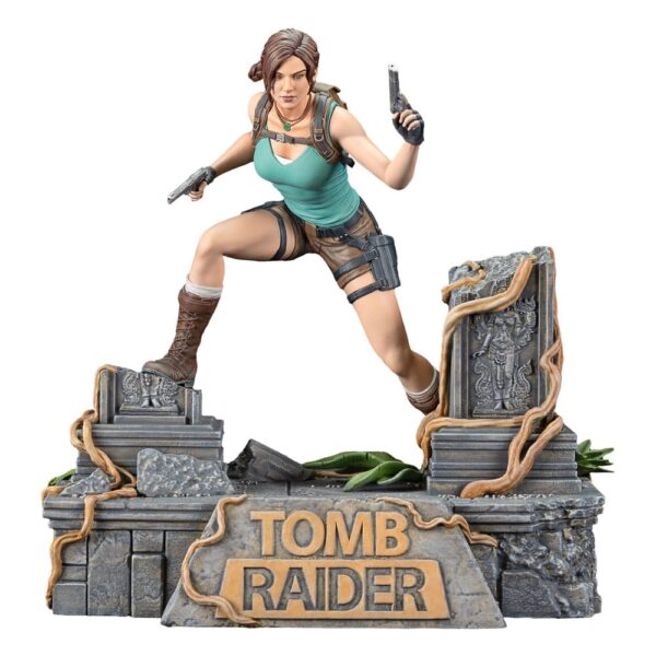 tomb-raider-pvc-statue-lara-croft-24-cm-01
