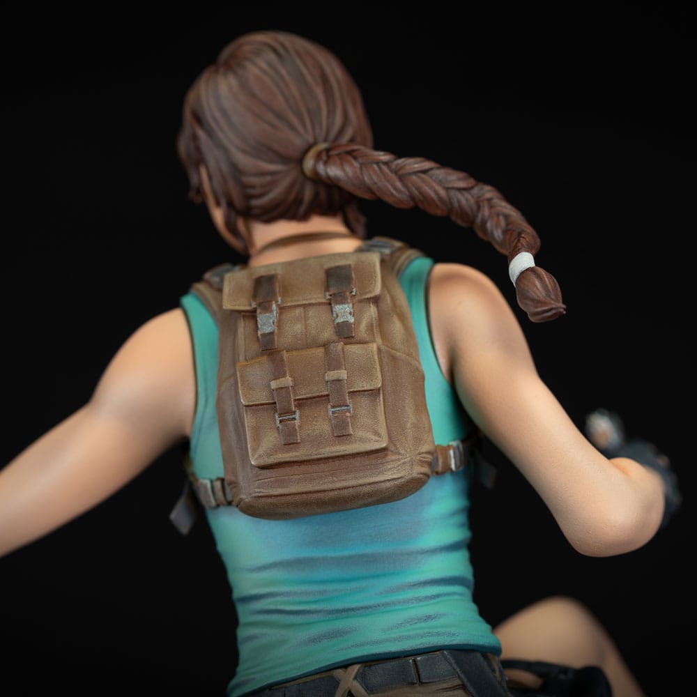 tomb-raider-pvc-statue-lara-croft-24-cm-06