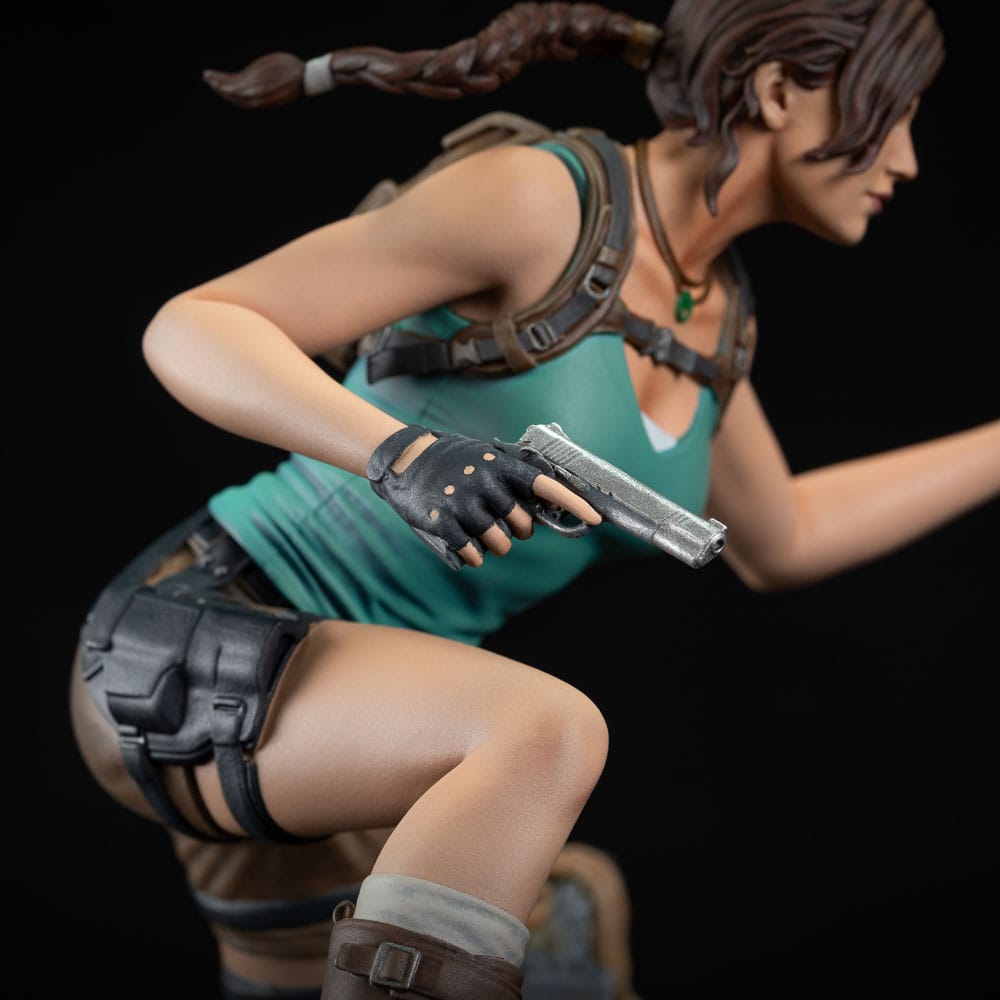 tomb-raider-pvc-statue-lara-croft-24-cm-09